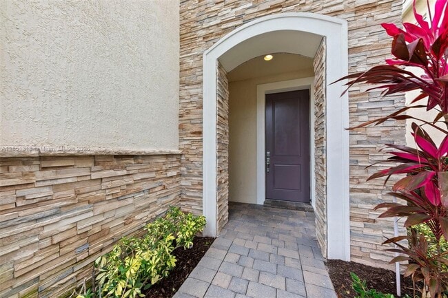 4233 Large Leaf Ln in Hollywood, FL - Building Photo - Building Photo