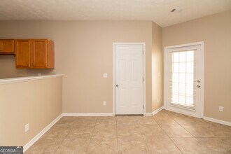 4766 Highpoint Way in Atlanta, GA - Building Photo - Building Photo