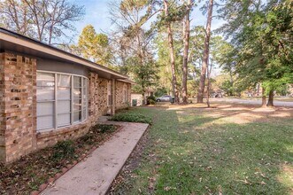 2404 S Park in Huntsville, TX - Building Photo - Building Photo