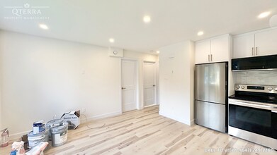 692 Crystal St in Ottawa, ON - Building Photo - Building Photo