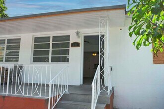 321 NW 21st Ave in Miami, FL - Foto de edificio - Building Photo