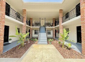 121 Danube Ave in Tampa, FL - Building Photo