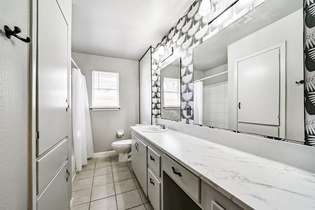 property at 610 S Belknap St