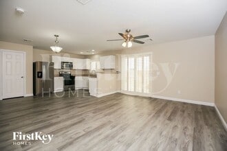 8288 Vanity Fair Ln in Las Vegas, NV - Building Photo - Building Photo