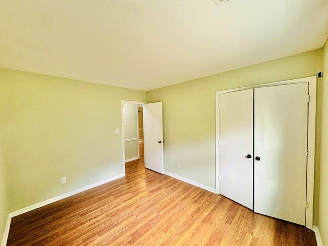 property at 4824 Farm Pond Ln
