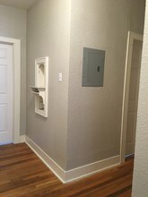 715 E Elmira St in San Antonio, TX - Foto de edificio - Building Photo
