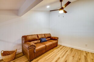 1351 N Pleasant Dr, Unit ID1386157P in Chandler, AZ - Building Photo