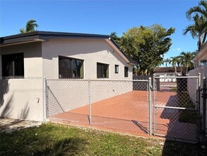 2120 SW 84th Ave in Miami, FL - Building Photo - Building Photo