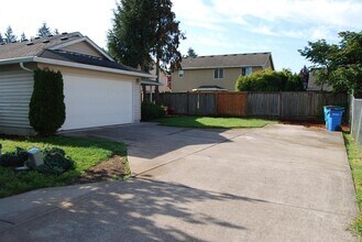 16211 NE 32nd St in Vancouver, WA - Building Photo - Building Photo
