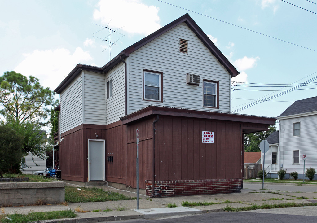 2501 Benninghofen Ave in Hamilton, OH - Foto de edificio