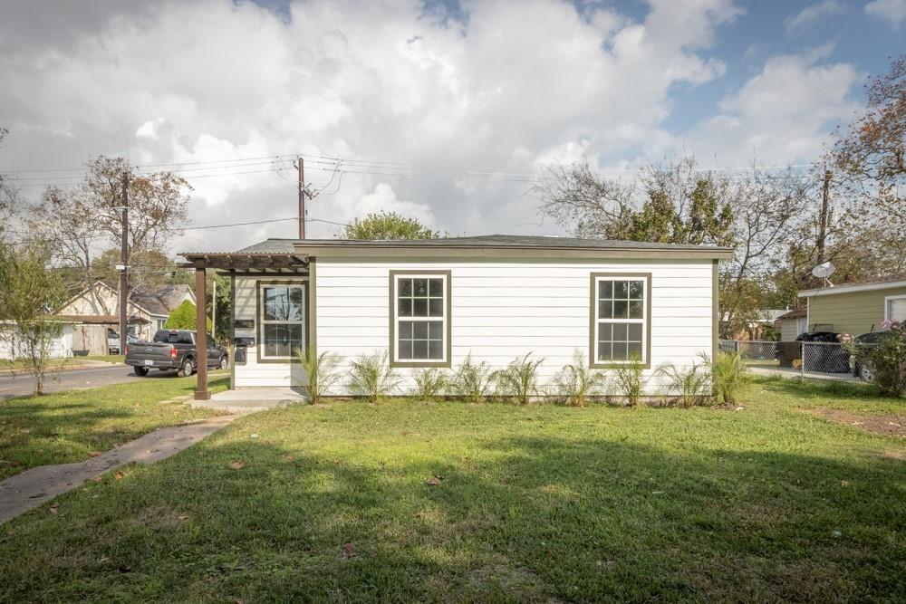 622 Gresham St in Baytown, TX - Building Photo