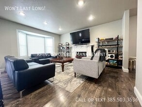 5658 S Vlg Cir in South Ogden, UT - Building Photo - Building Photo