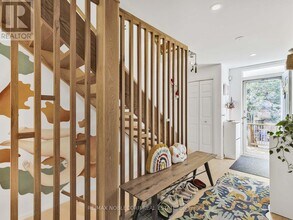 11 Hill Crest Ave in Toronto, ON - Building Photo - Building Photo