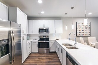 Clear Creek Springdale Apartments in Springdale, AR - Foto de edificio - Building Photo