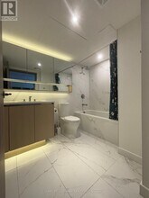 38-4738 Widmer St in Toronto, ON - Building Photo - Building Photo