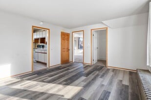 1036 S 13th St in Manitowoc, WI - Building Photo