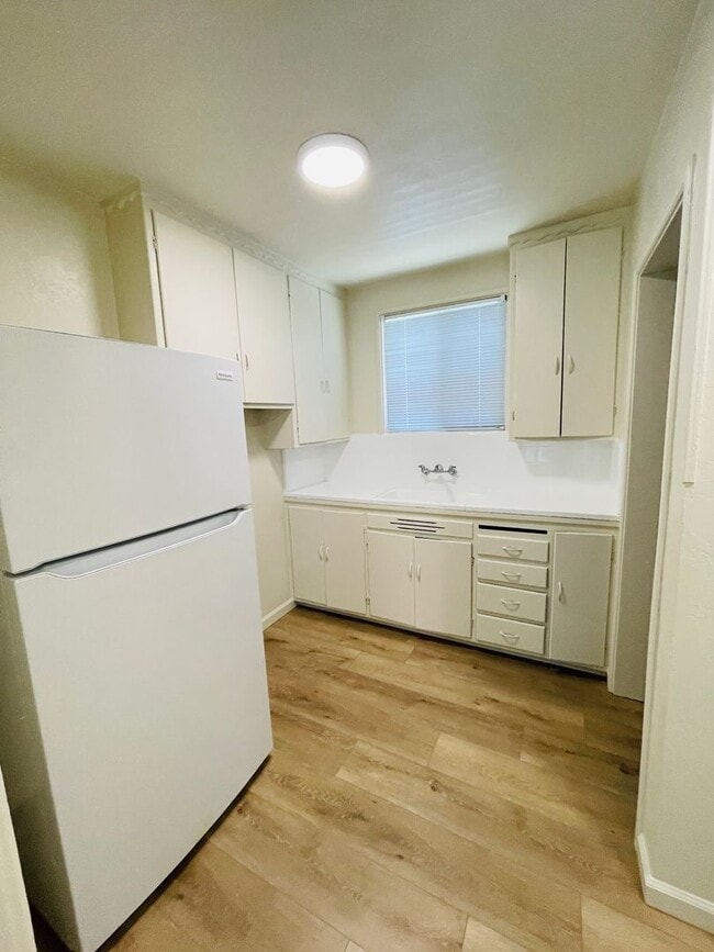 15776 E 14th St in San Leandro, CA - Building Photo - Building Photo