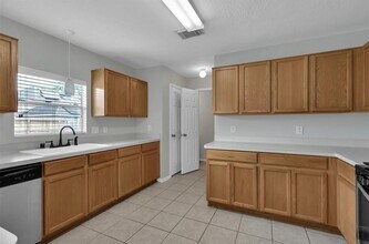 635 Cypresswood Trce in Spring, TX - Foto de edificio - Building Photo