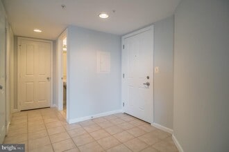 2220 Fairfax Dr in Arlington, VA - Building Photo - Building Photo