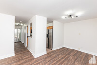 3201 W Balmoral Ave, Unit 102 in Chicago, IL - Building Photo - Building Photo