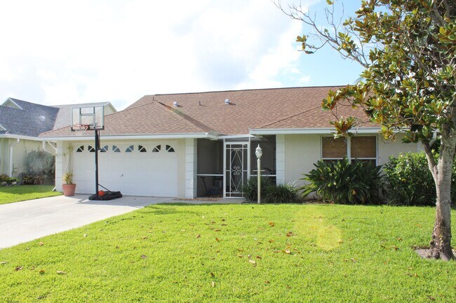 12872 Meadowbend Dr in Wellington, FL - Building Photo - Building Photo