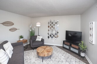 Eagle Lake Landing in Indianapolis, IN - Building Photo - Interior Photo