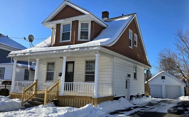 409 Plymouth Ave in Schenectady, NY - Building Photo - Building Photo
