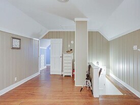 704 W Delaware Ave in Urbana, IL - Building Photo