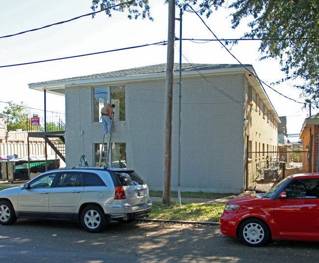 341 Opelousas Ave in New Orleans, LA - Foto de edificio - Building Photo