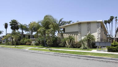 Whiting Avenue Apartments in Fullerton, CA - Building Photo - Building Photo