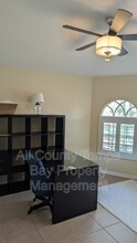 4750 Whispering Wind Ave in Tampa, FL - Building Photo - Building Photo