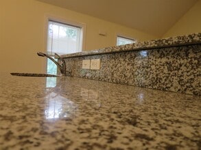 178 Boston Ave, Unit R in Somerville, MA - Building Photo - Building Photo