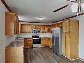 11202 N Lewis Ave in Kansas City, MO - Foto de edificio - Building Photo