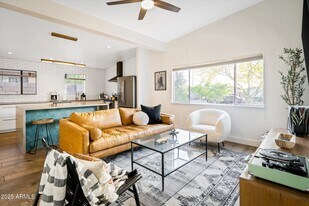 2307 N 51st Pl in Phoenix, AZ - Building Photo