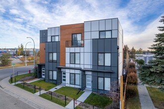 435 68 Av NW in Calgary, AB - Building Photo - Building Photo