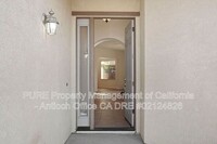 5573 Leitrim Way in Antioch, CA - Building Photo - Building Photo