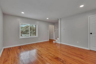 354 N Roosevelt Ave in Columbus, OH - Foto de edificio - Building Photo