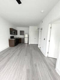 6036 Market St photo'