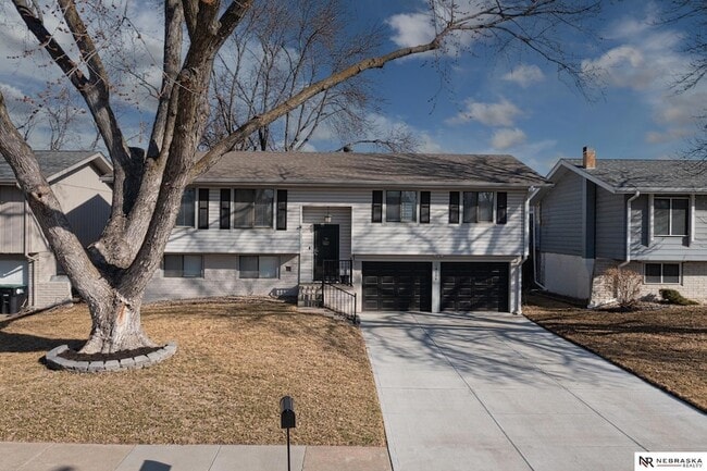 10230 Weir St in Ralston, NE - Building Photo - Building Photo