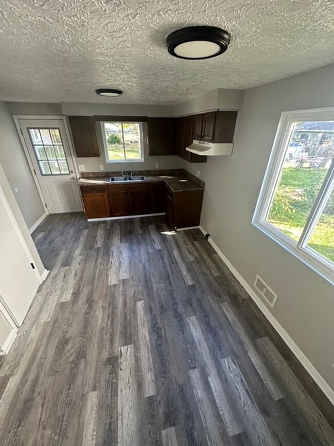 31 Plover St in Rochester, NY - Building Photo - Building Photo