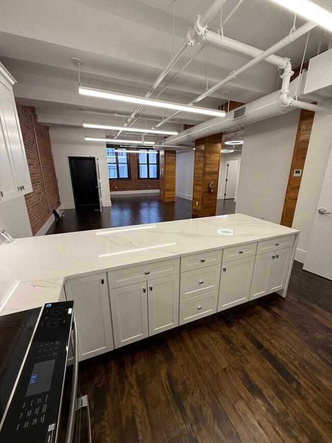 190 High St, Unit 601 in Boston, MA - Foto de edificio - Building Photo