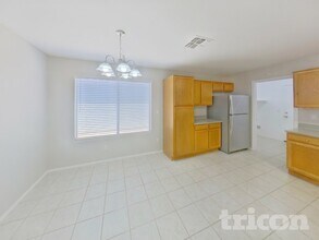 43766 Elm Dr in Maricopa, AZ - Foto de edificio - Building Photo