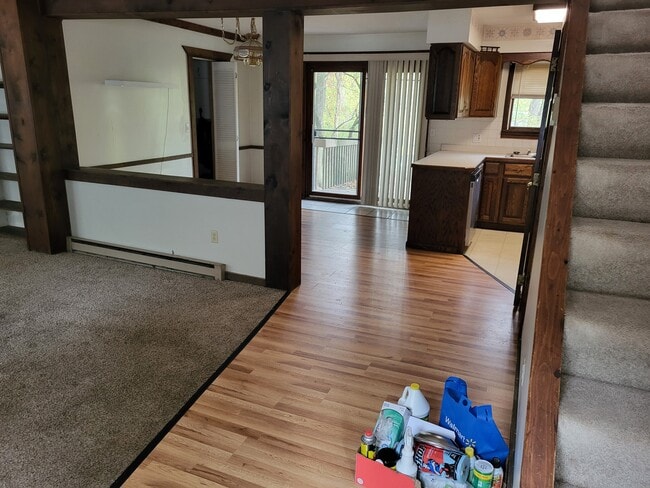 1223 E Nimisila Rd in North Canton, OH - Foto de edificio - Building Photo