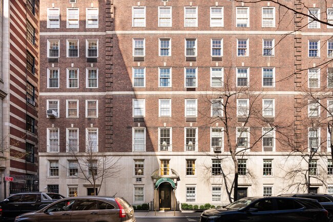 53 E 66th St in New York, NY - Building Photo - Building Photo
