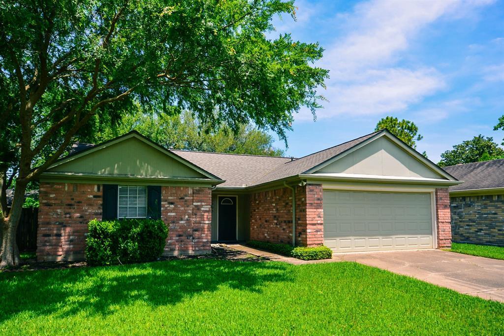 3003 Old Fort Rd in Sugar Land, TX - Building Photo