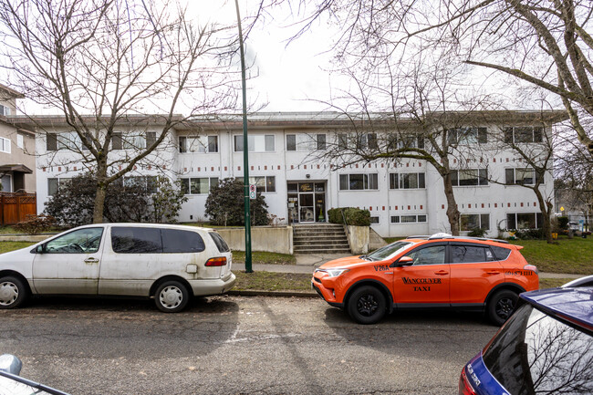 Gillard Manor in Vancouver, BC - Building Photo - Building Photo