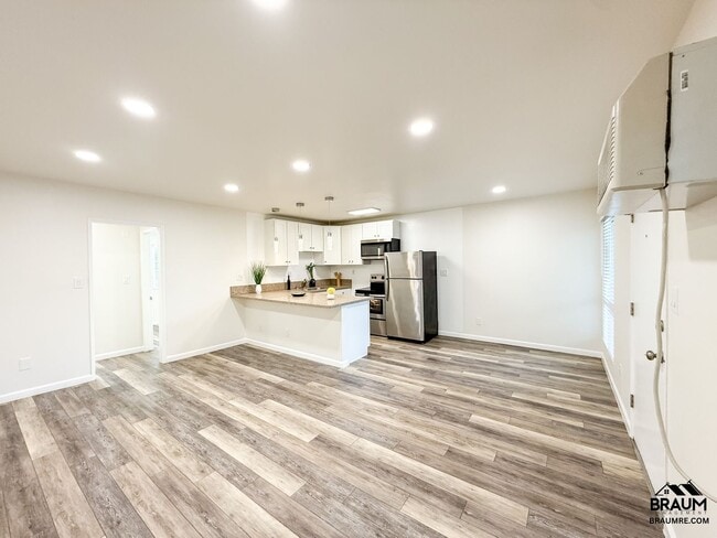 property at 5611 Fulcher Ave