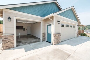 776 Riley Dr NE in Silverton, OR - Building Photo