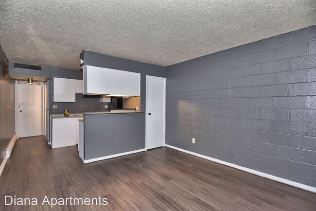 Diana in Tulsa, OK - Building Photo