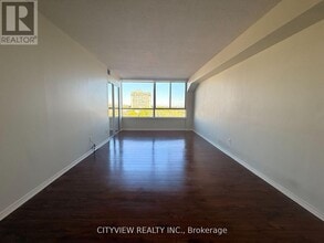 1001 Cedarglen Gate in Mississauga, ON - Building Photo - Building Photo